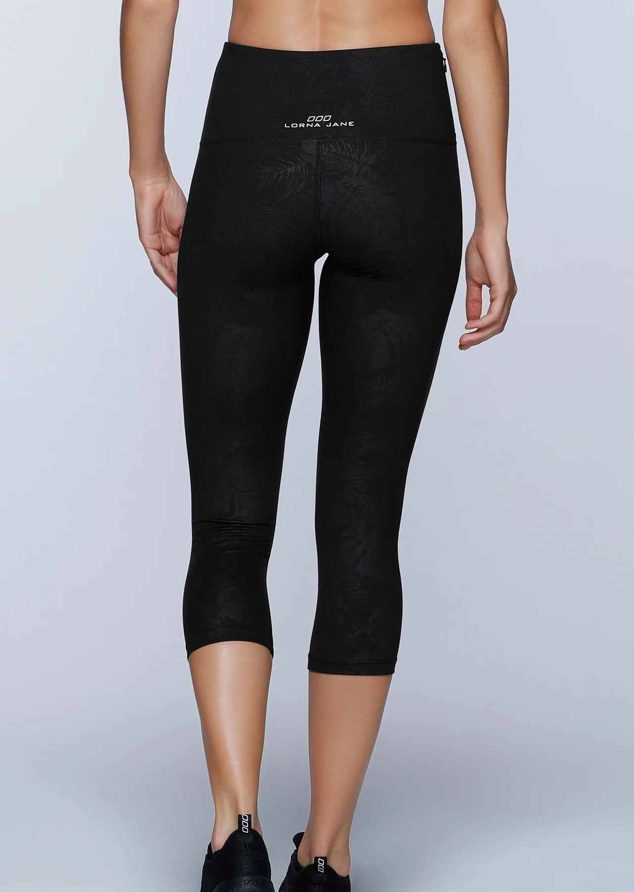 Black Luxe Palm 7/8 Tight