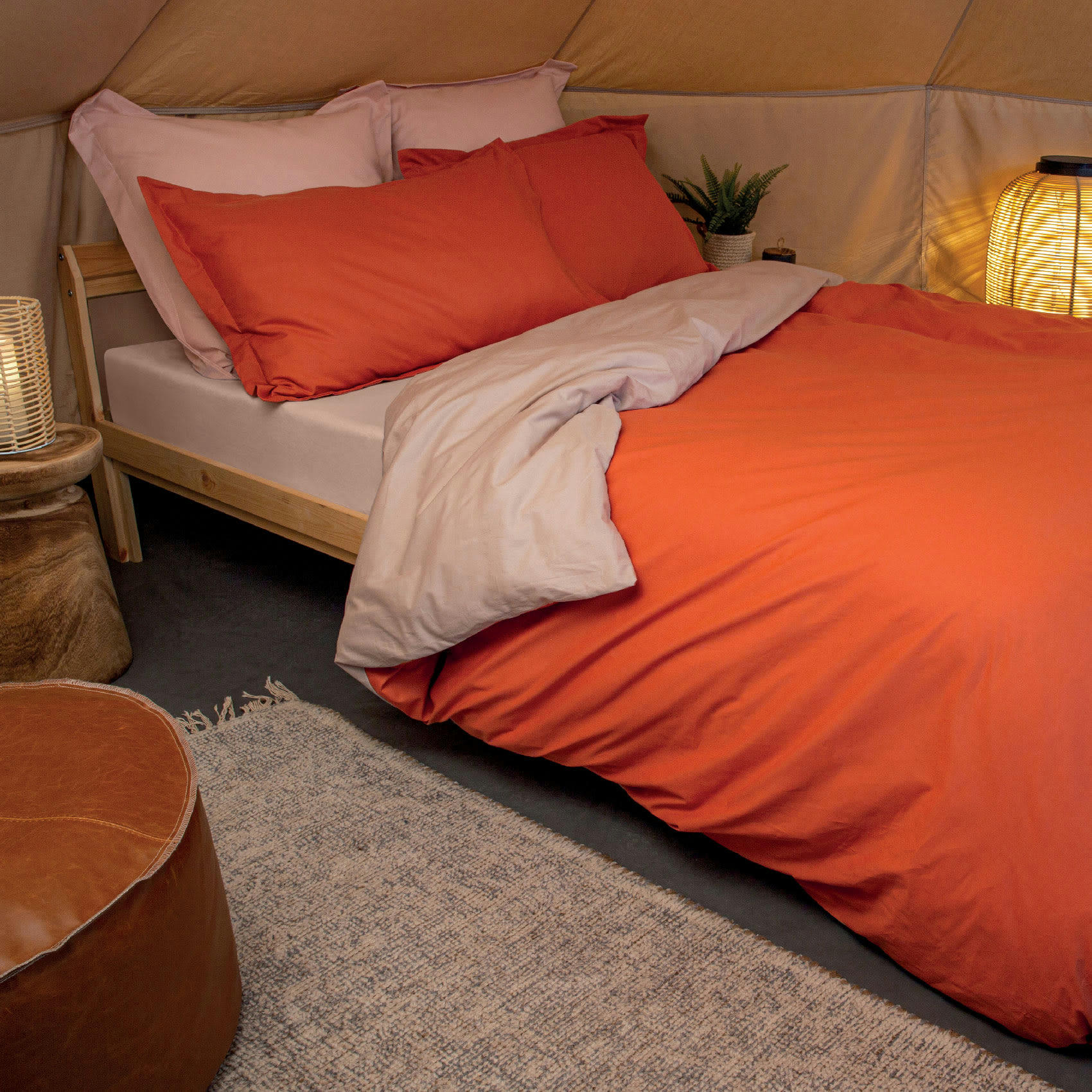 - Taie de traversin en 100% coton beige foncé 43x185 cm