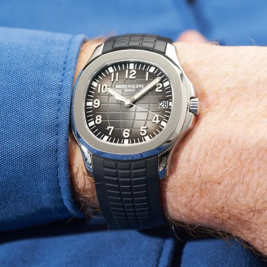 Patek Philippe – Aquanaut –  Rubber Strap – Curved – Black