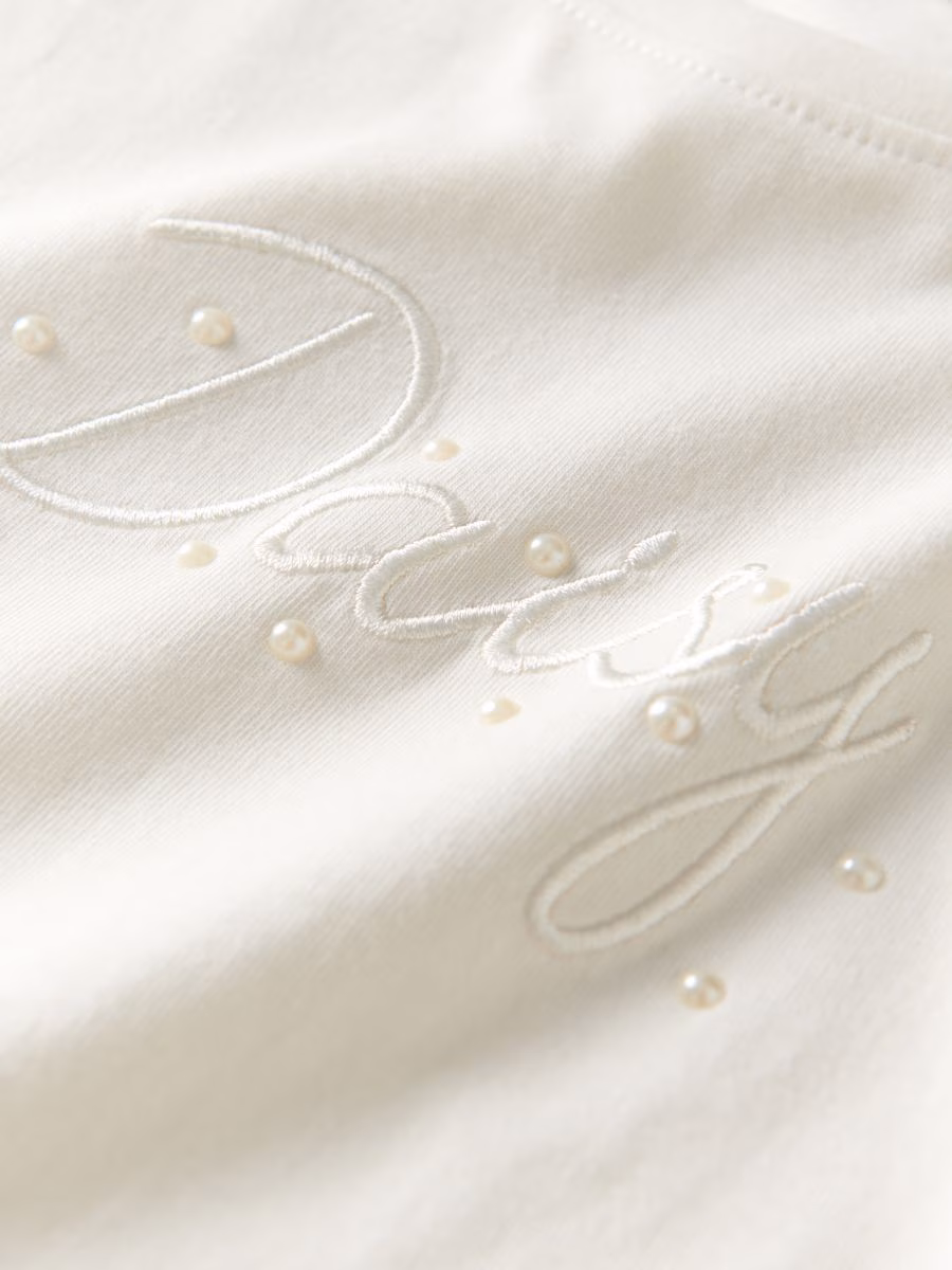 T-Shirt With Appliqu&eacute;