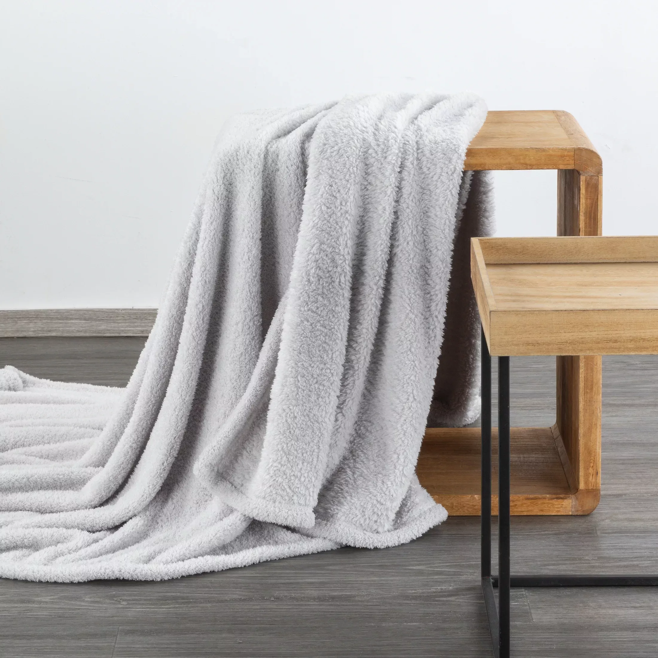 Koc polarowy 150x200 cm srebrny LORI Design 91
