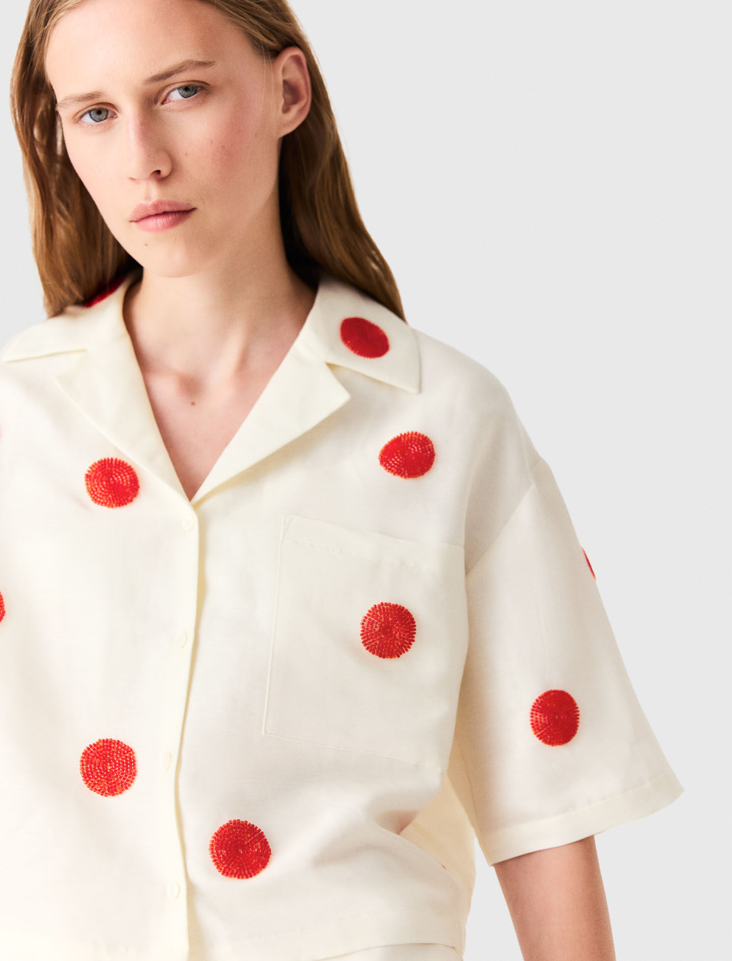 Chemise en lin et soie brodée