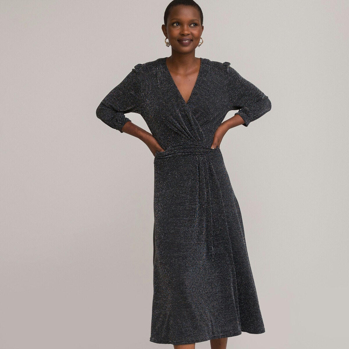 Robe longue, col V, manches longues