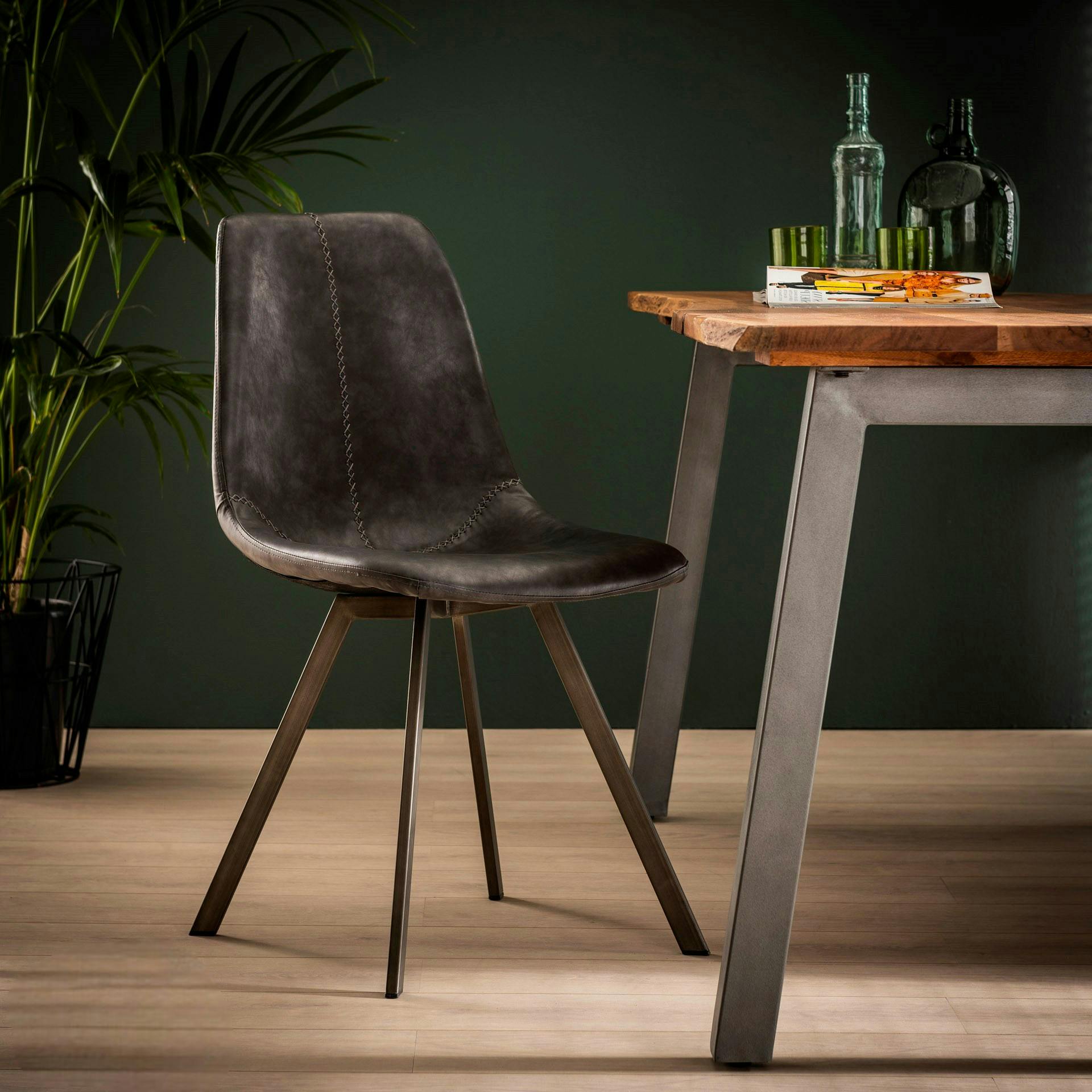 Chaise scandinave noire coutures apparentes pieds étoile HELSINKI (lot de 2)