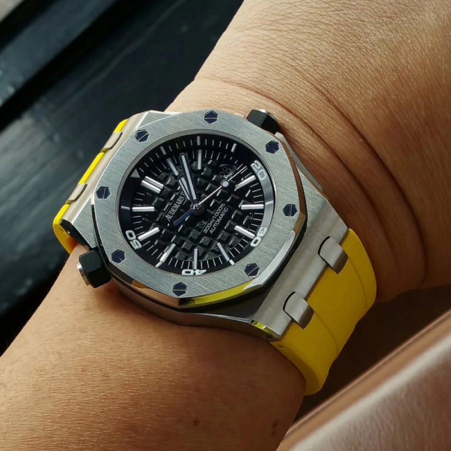 Audemars Piguet – Royal Oak Offshore Diver –  Rubber Strap – Yellow