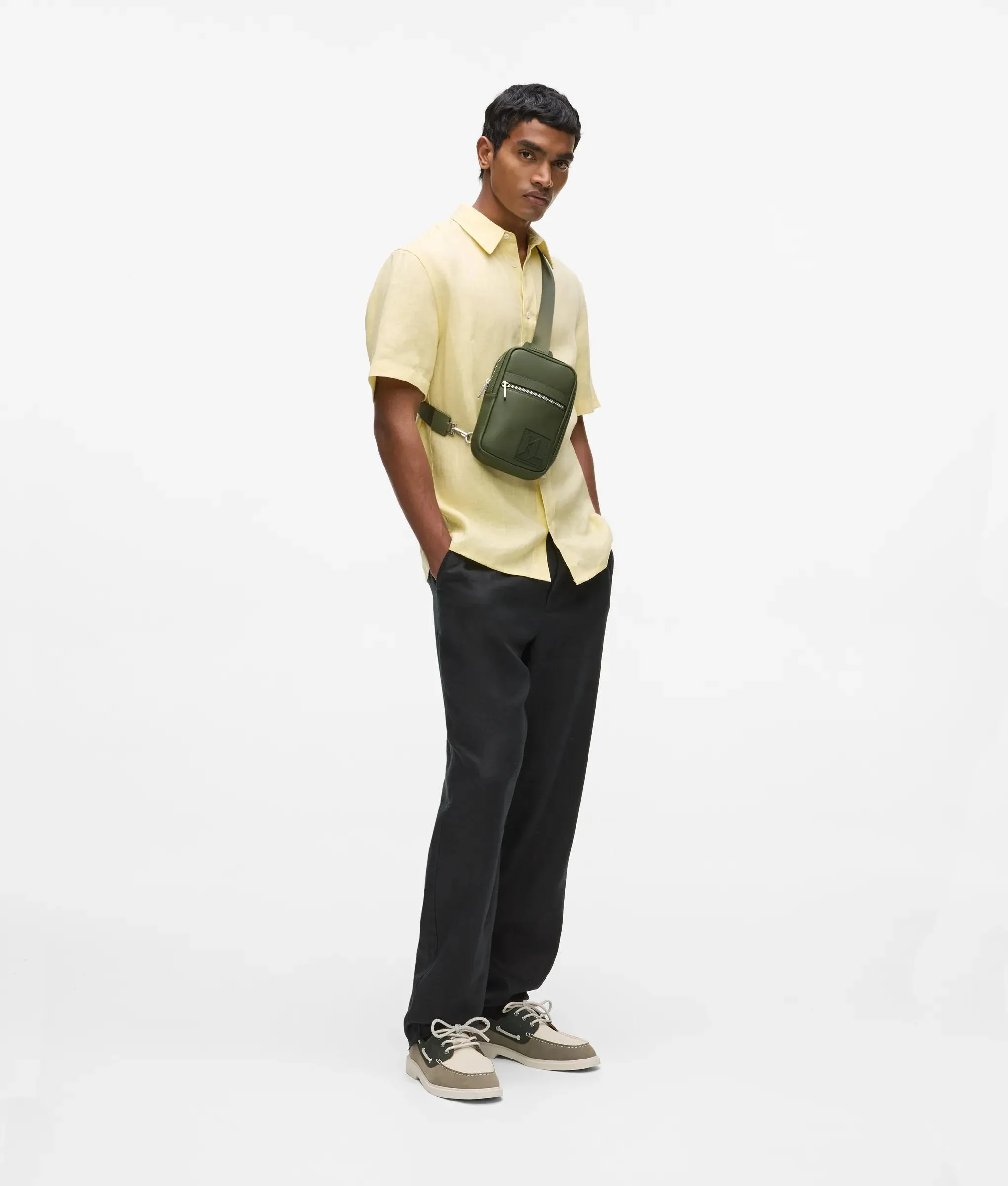 Sac bandoulière avec écusson Monogram