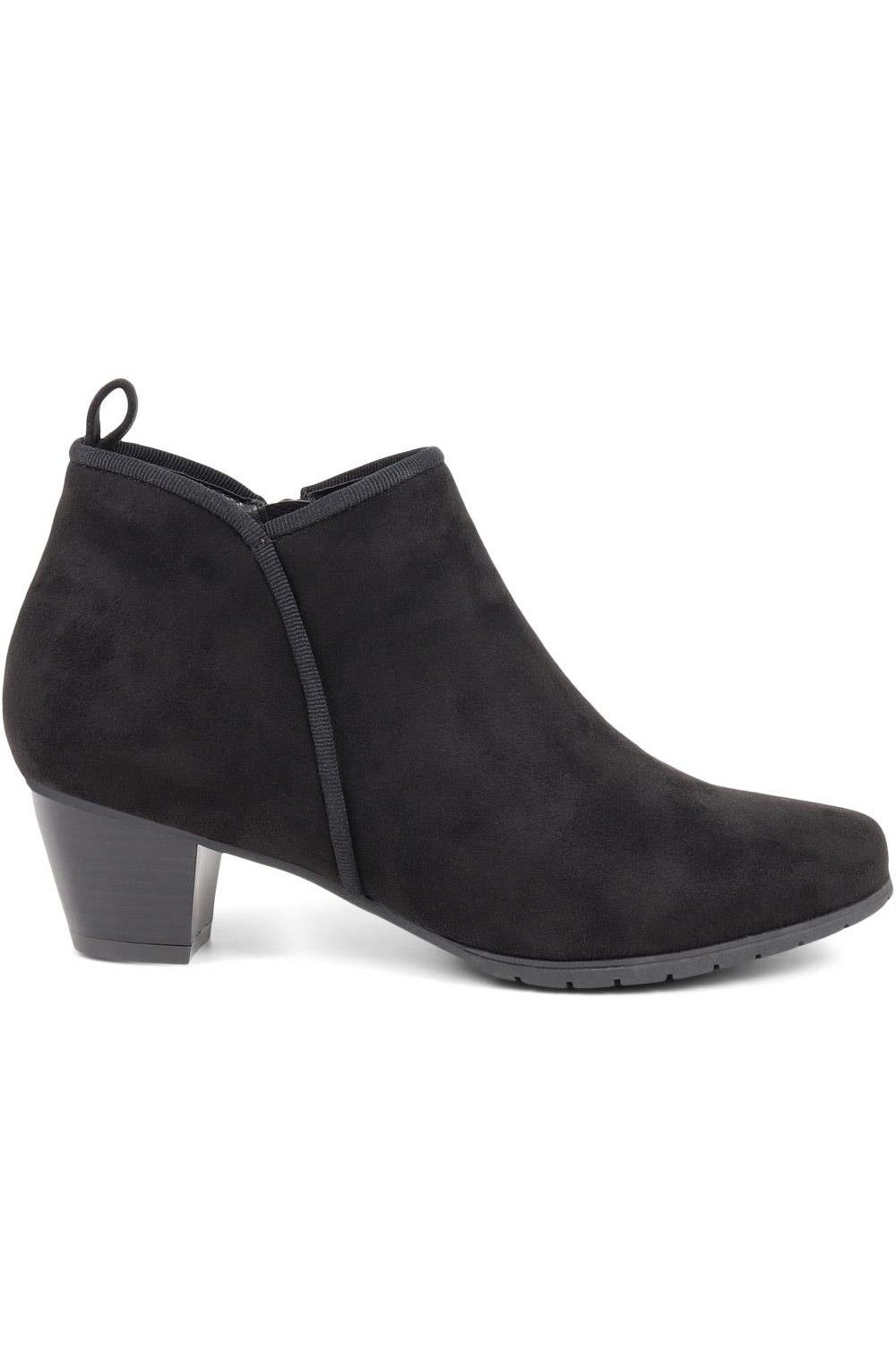 Pavers Heeled Short Ankle Boots