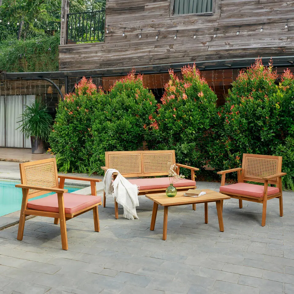 Rieten en massief houten tuinset in roze