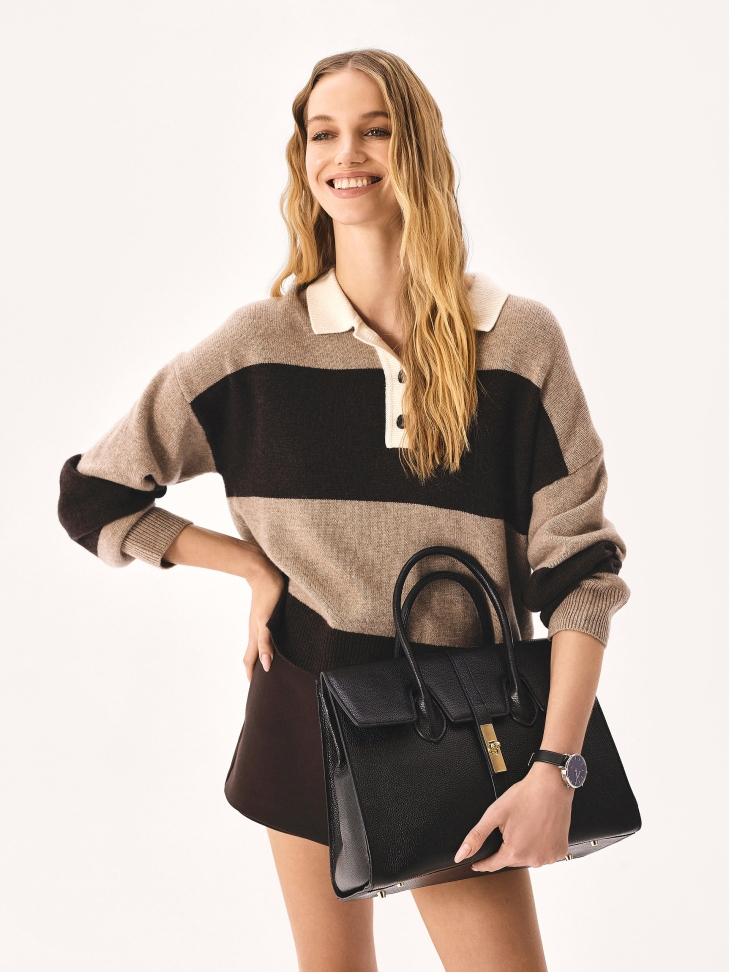 Elegant black fashion handbag