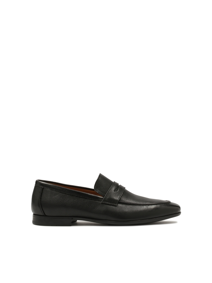 Black pea leather loafers