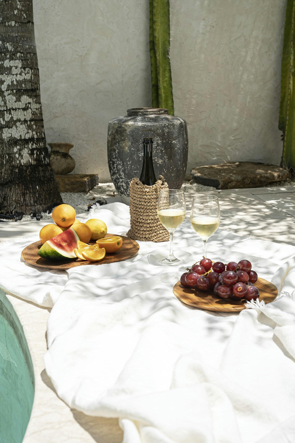 TEAK ROOT - Assiette en bois de teck naturel médium