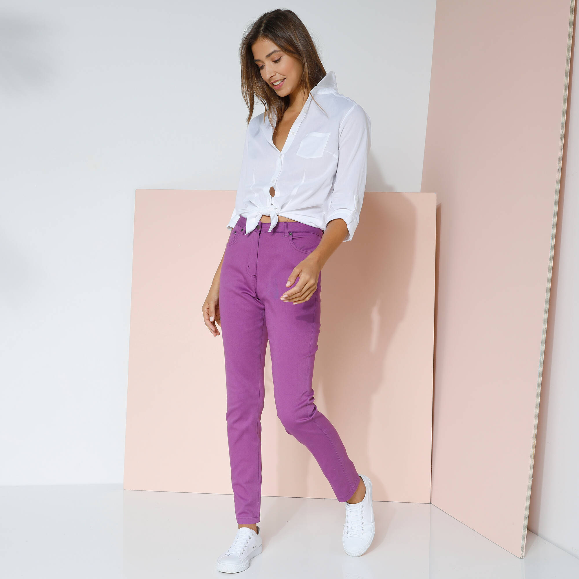 Pantalon fuselé couleur