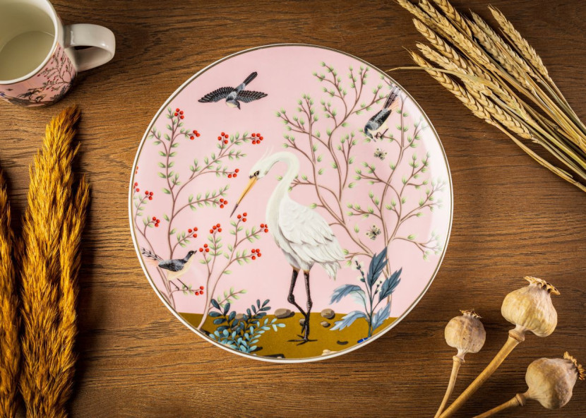 Porcelanowy talerz obiadowy różowy 26cm motyw z ptakami