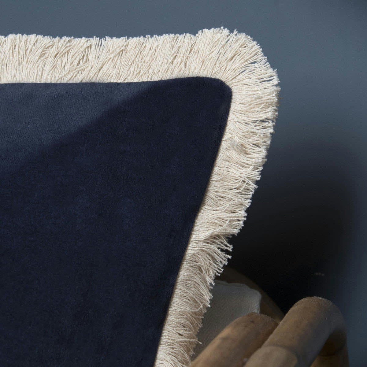 ANDREA - Coussin velours de coton  50x50 bleu nuit