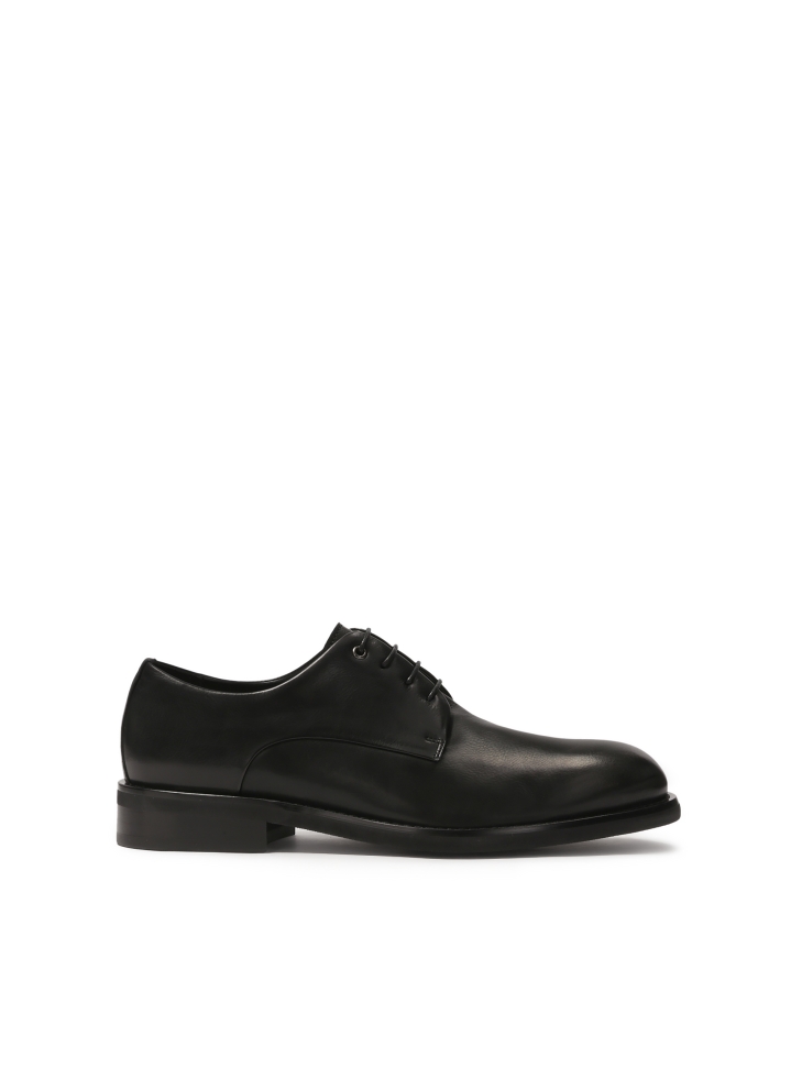Casual black leather shoes