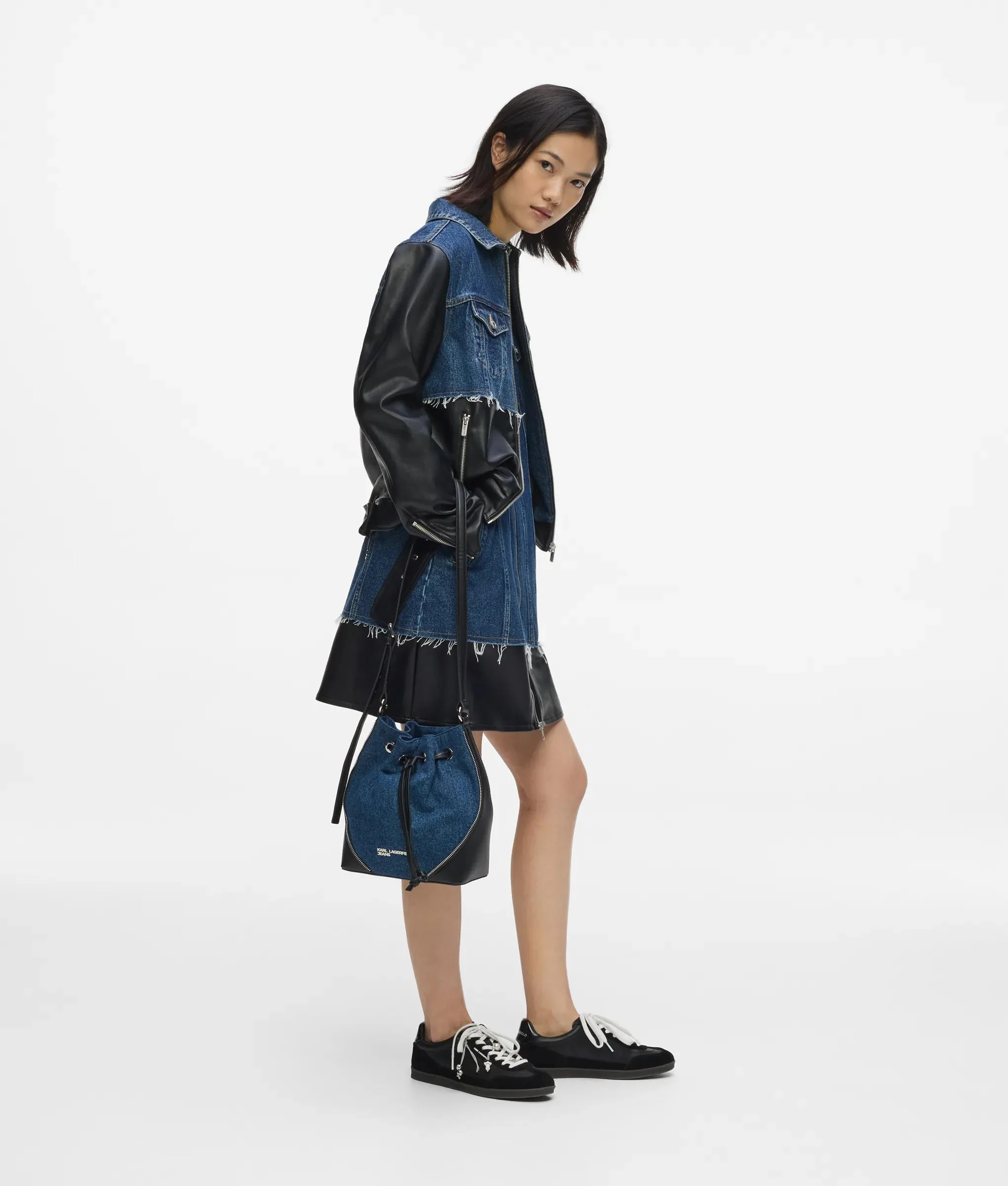Sac seau en denim et simili-cuir à l'esprit rebelle