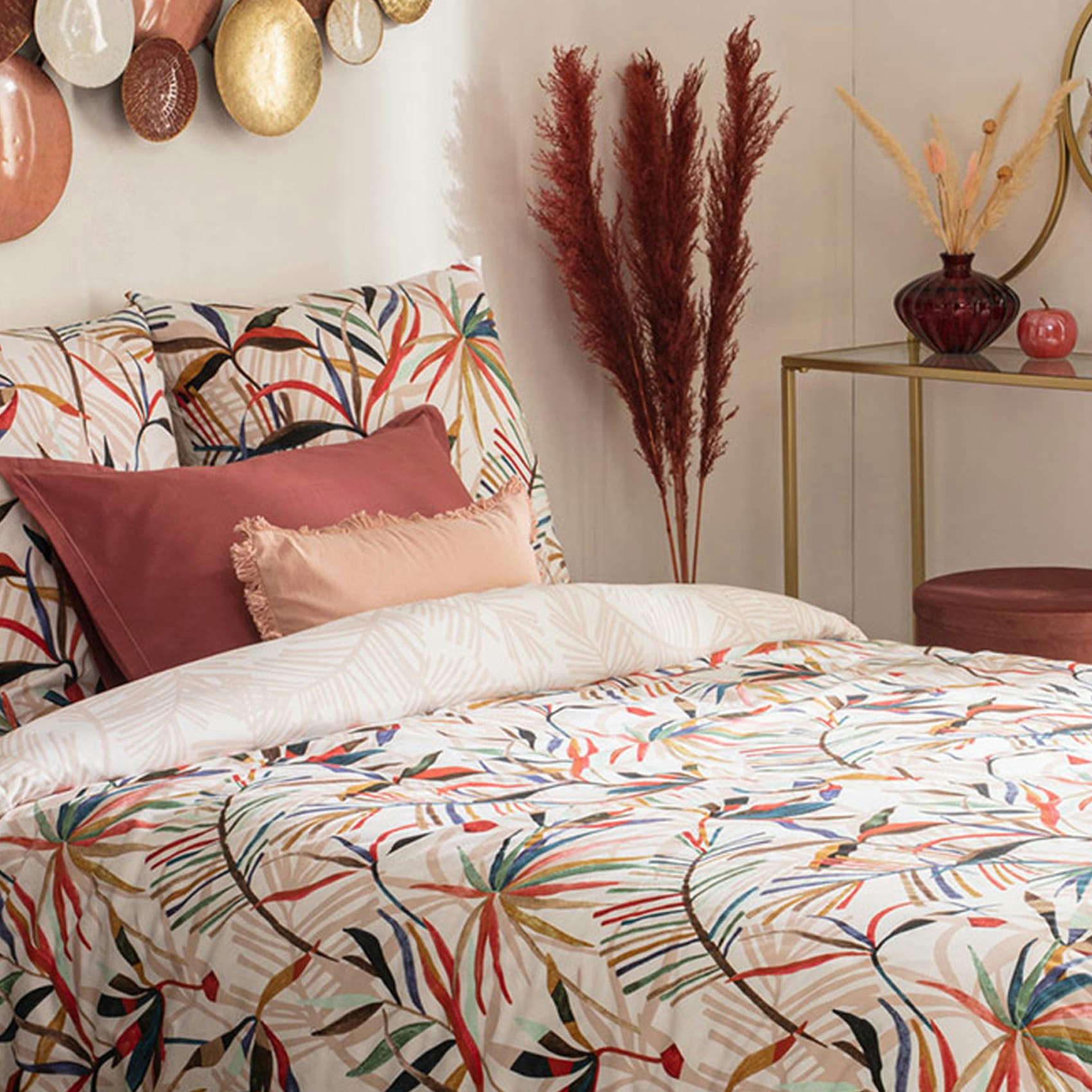 - Parure de couette 100% coton 57 fils imprimée 240x220 2 taies