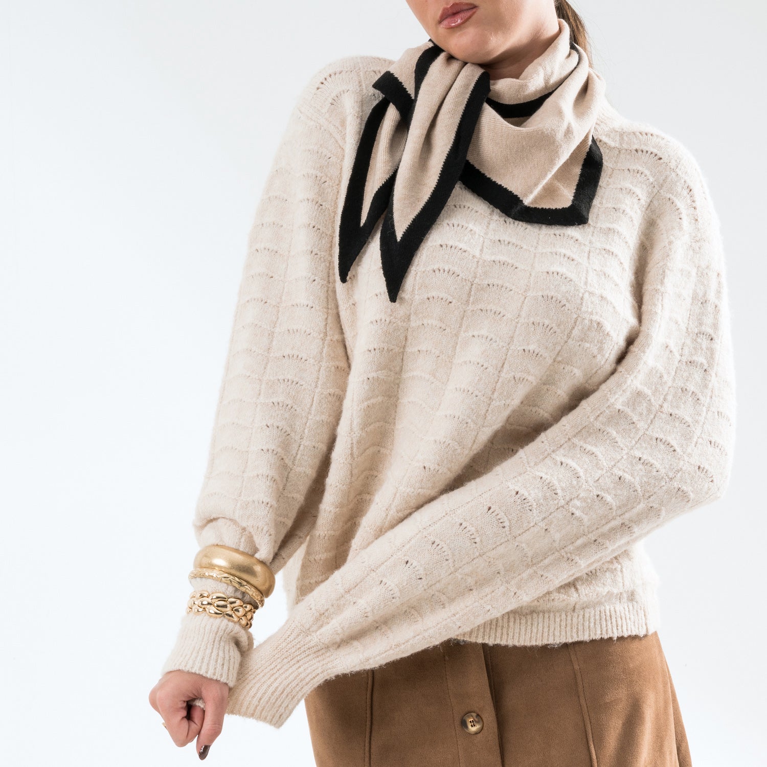 Foulard TEXTO beige tricot bordé noir