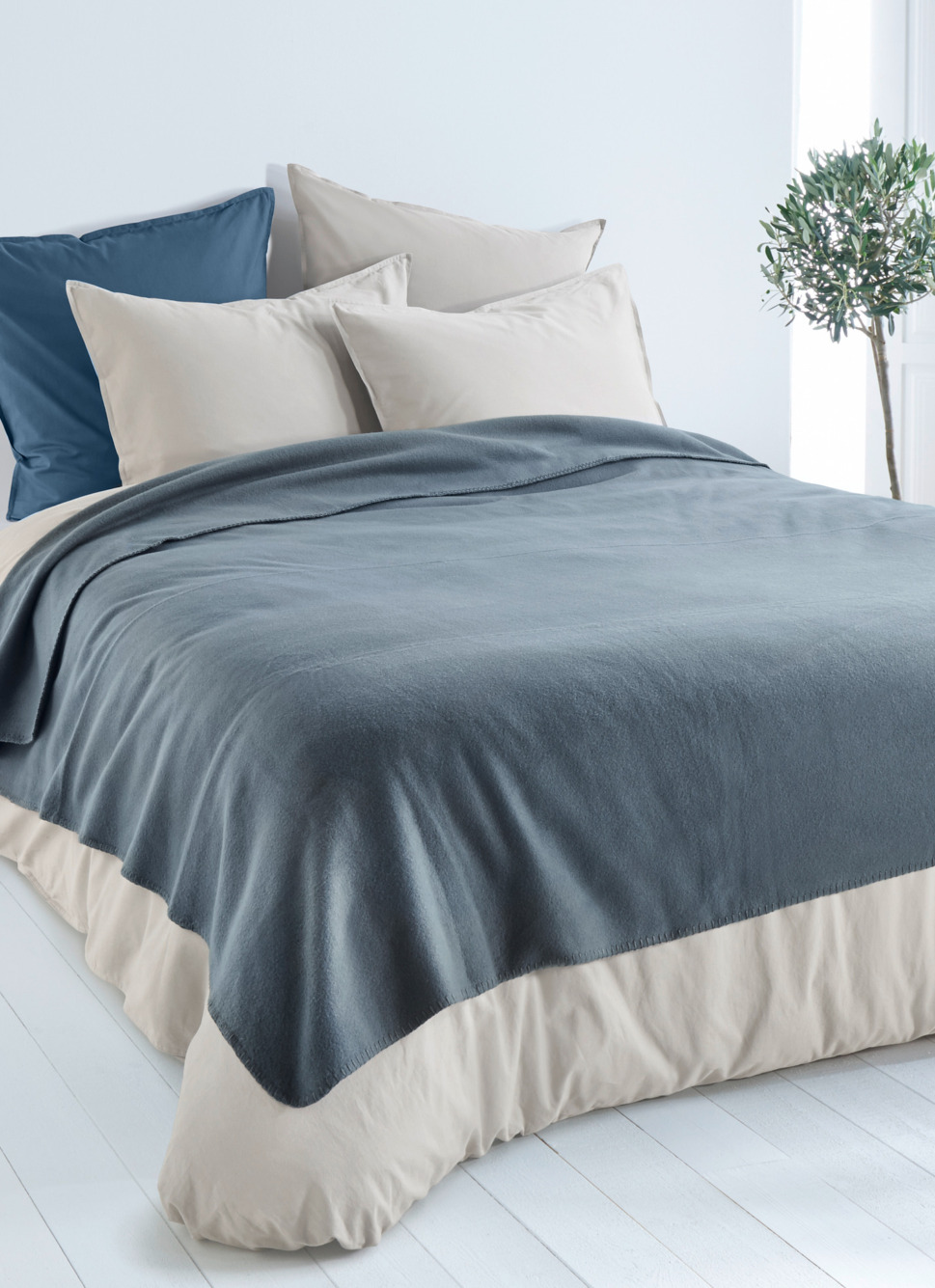 COUVERTURE POLAIRE LÉGÈRE NEW GRIS