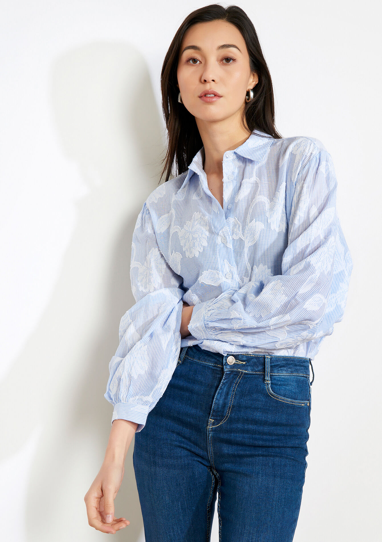 Blouse met bloemenborduursel