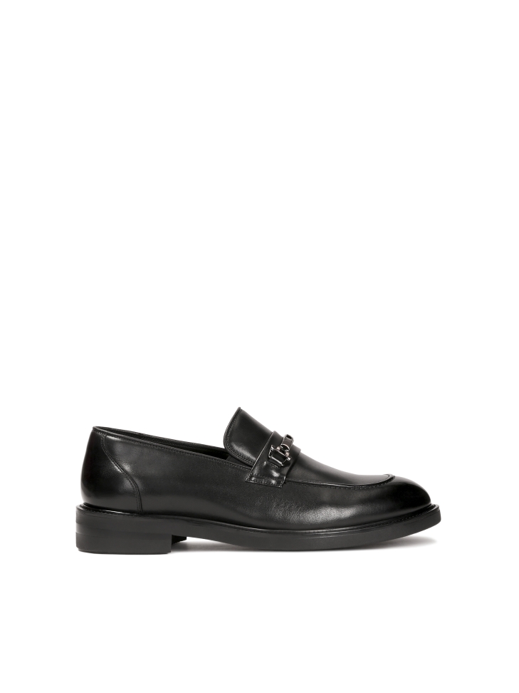 Elegant leather loafers with buckle