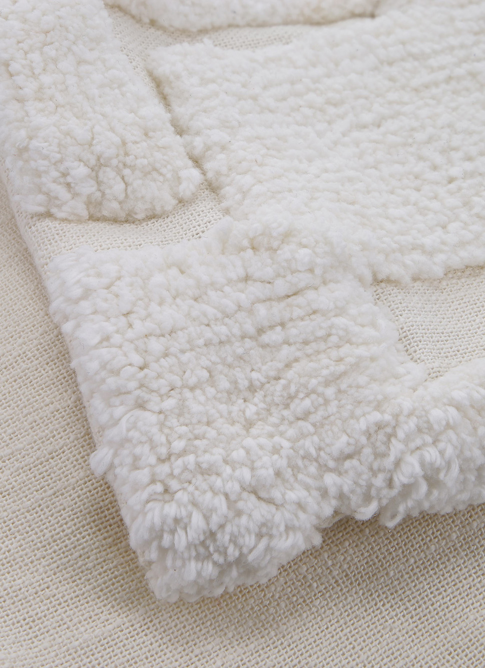 HOUSSE DE COUSSIN MOTIF GÉOMÉTRIQUE TUFTÉ ÉCRU