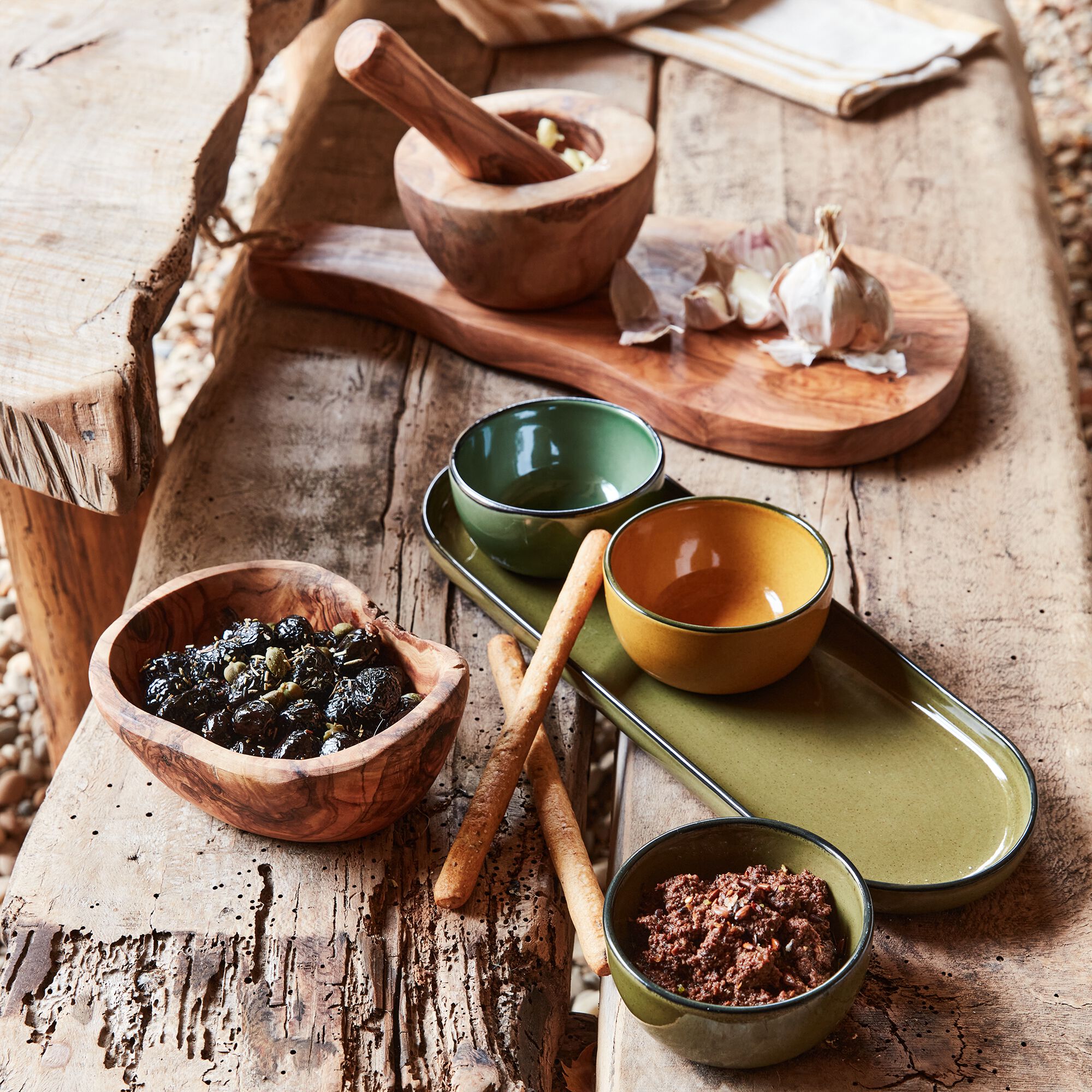 OLIVE - Coupelle apéritive en bois d'olivier D14cm - naturel