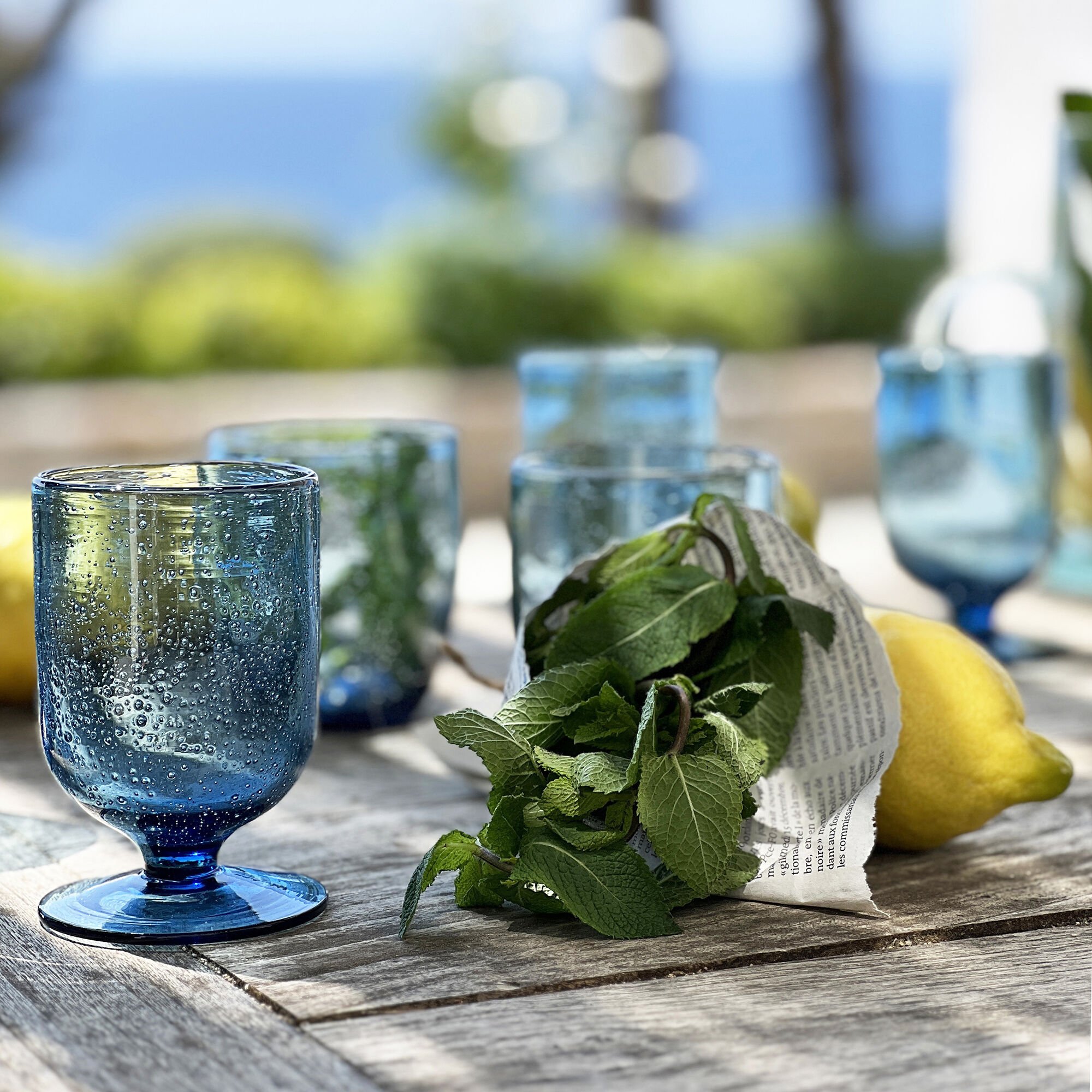 GOULADO - Verre à pied en verre bullé 25cl - bleu