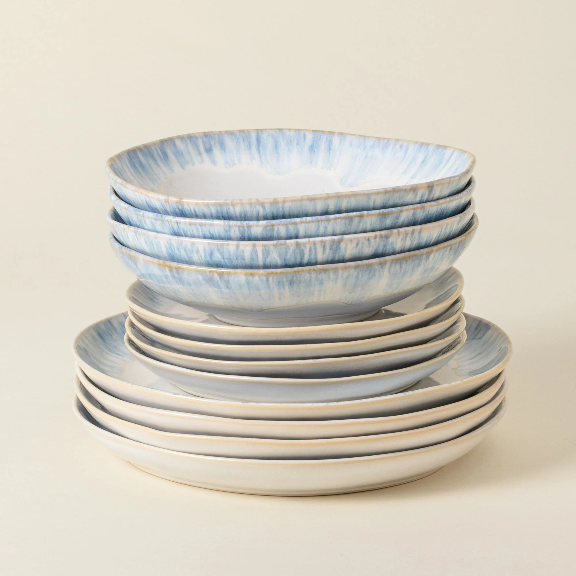 12-Piece Dinnerware Set with Soup/Pasta Bowl Brisa