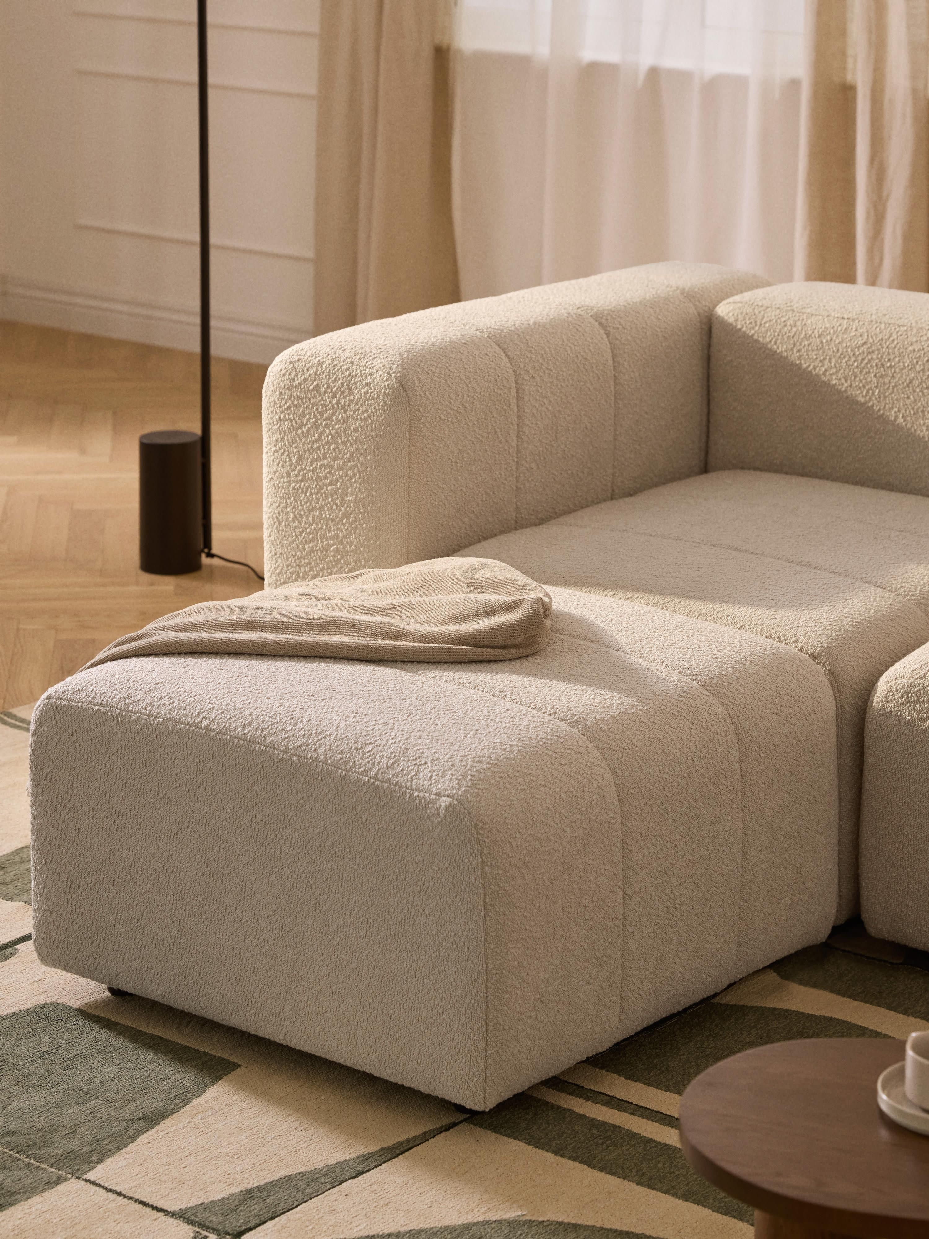 Bouclé-Sofa-Hocker Lena