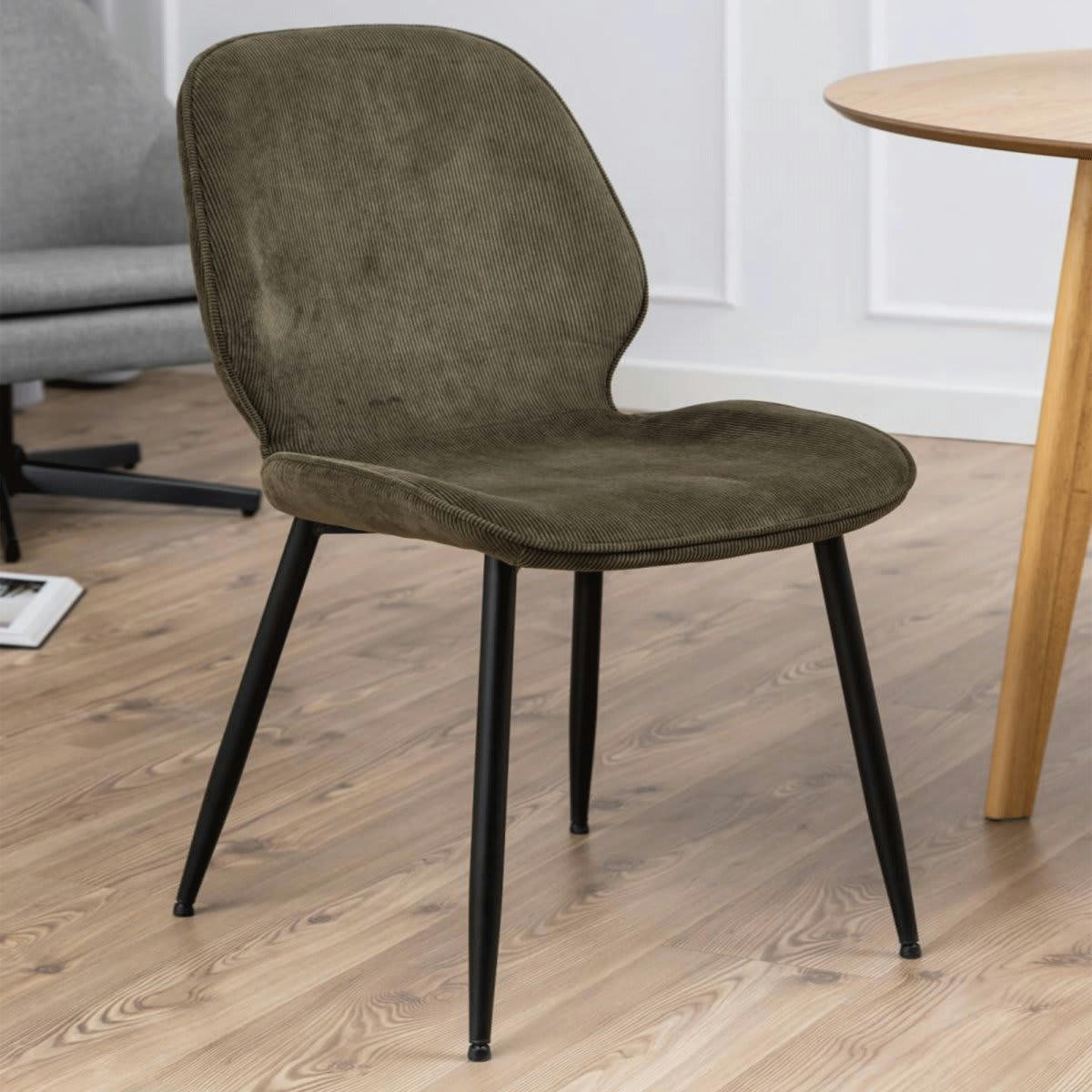 FEMAL - Lot de 4 chaises design en velours pieds noir vert