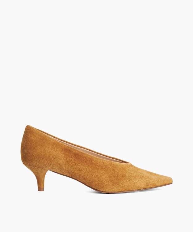 Aris Tan - Suede Kitten Heel Court Shoes
