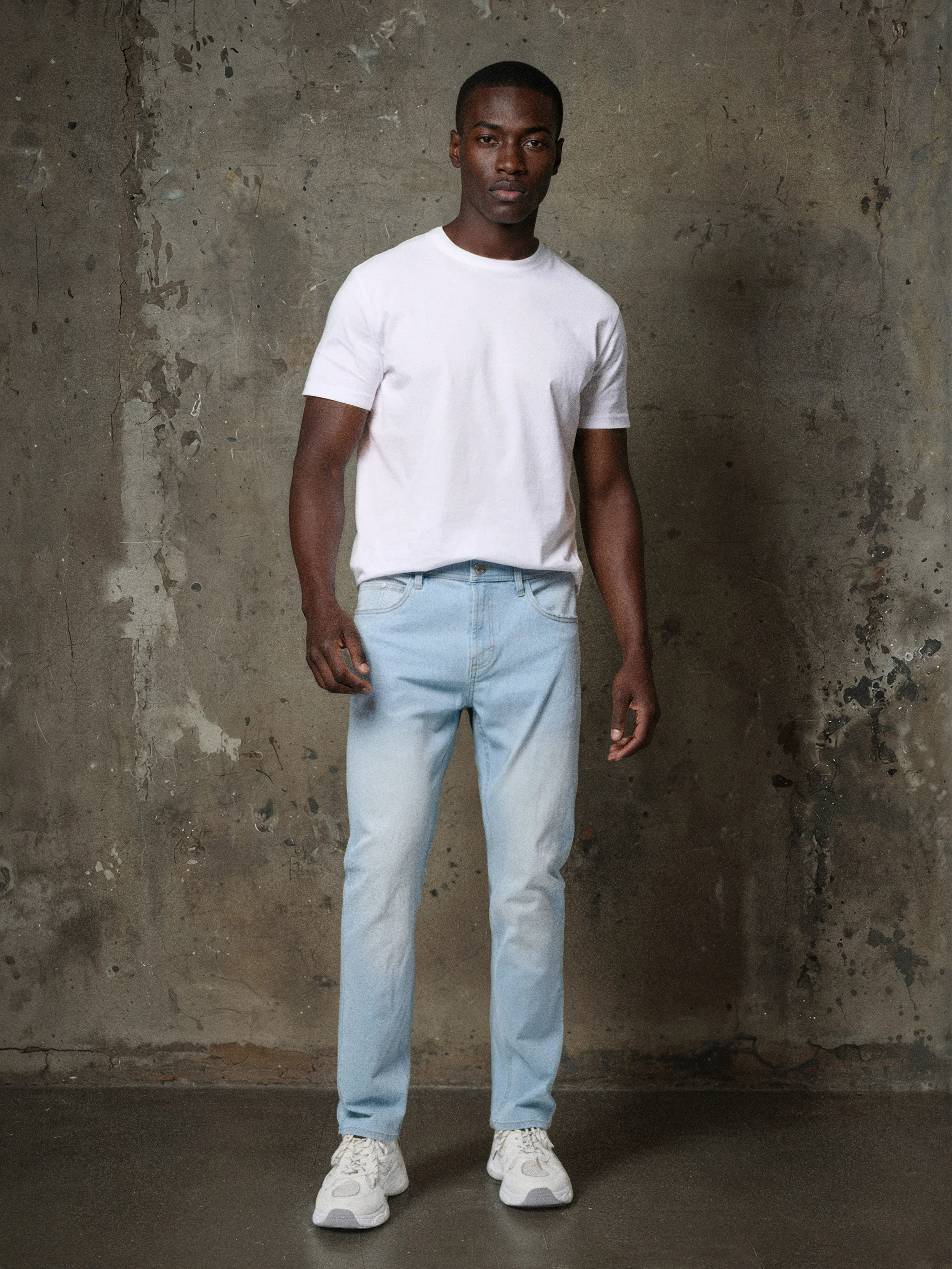 Jeansy regular fit z efektem sprania