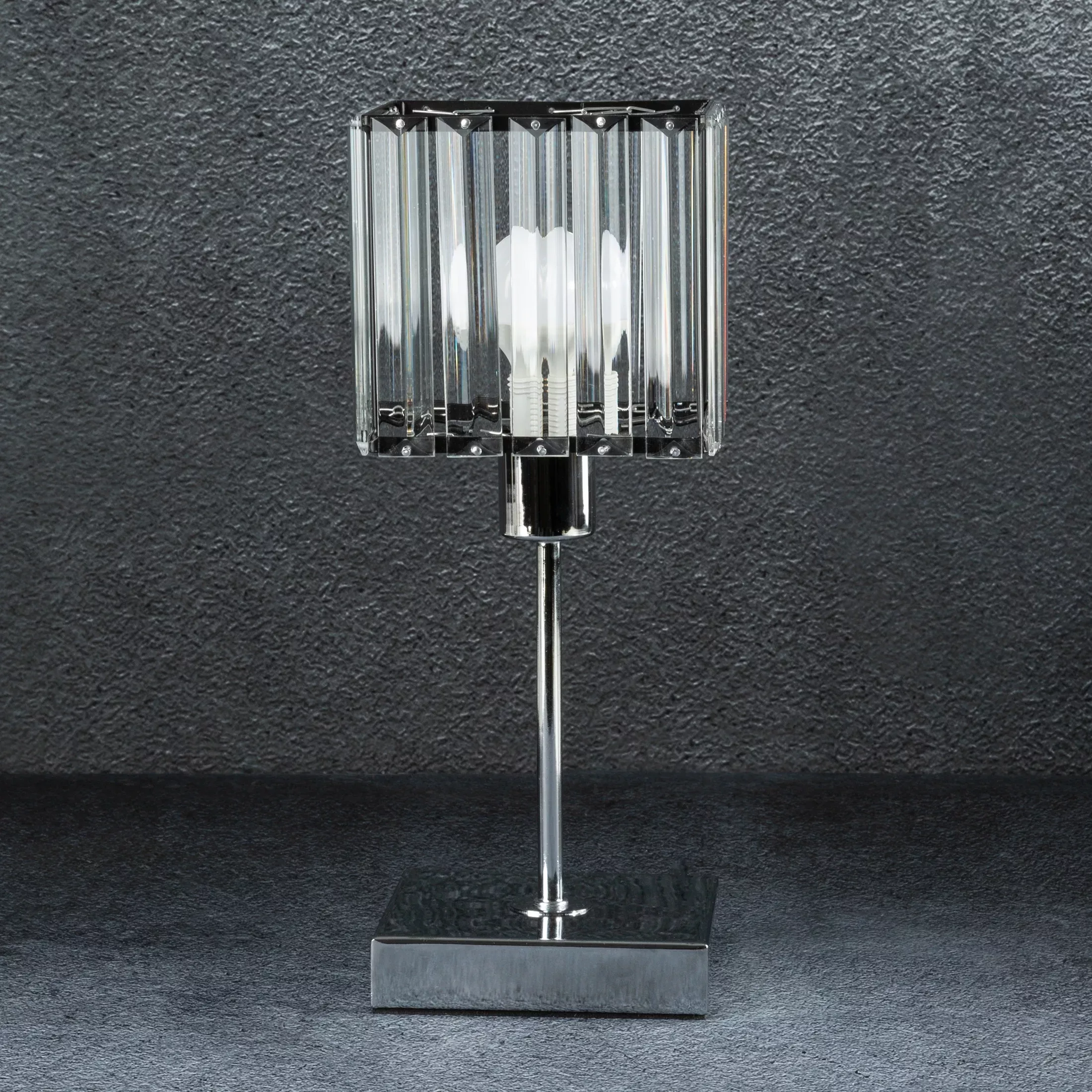 Lampka stołowa transparentna zdobiona kryształkamiśrednica 13x31 cm SALY