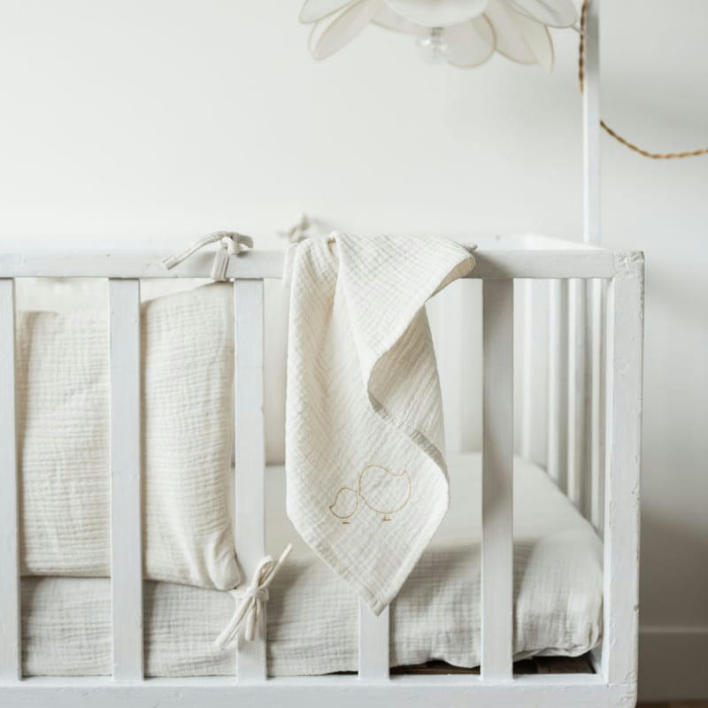 - Drap housse gaze de coton ecru (60 x 120 cm)