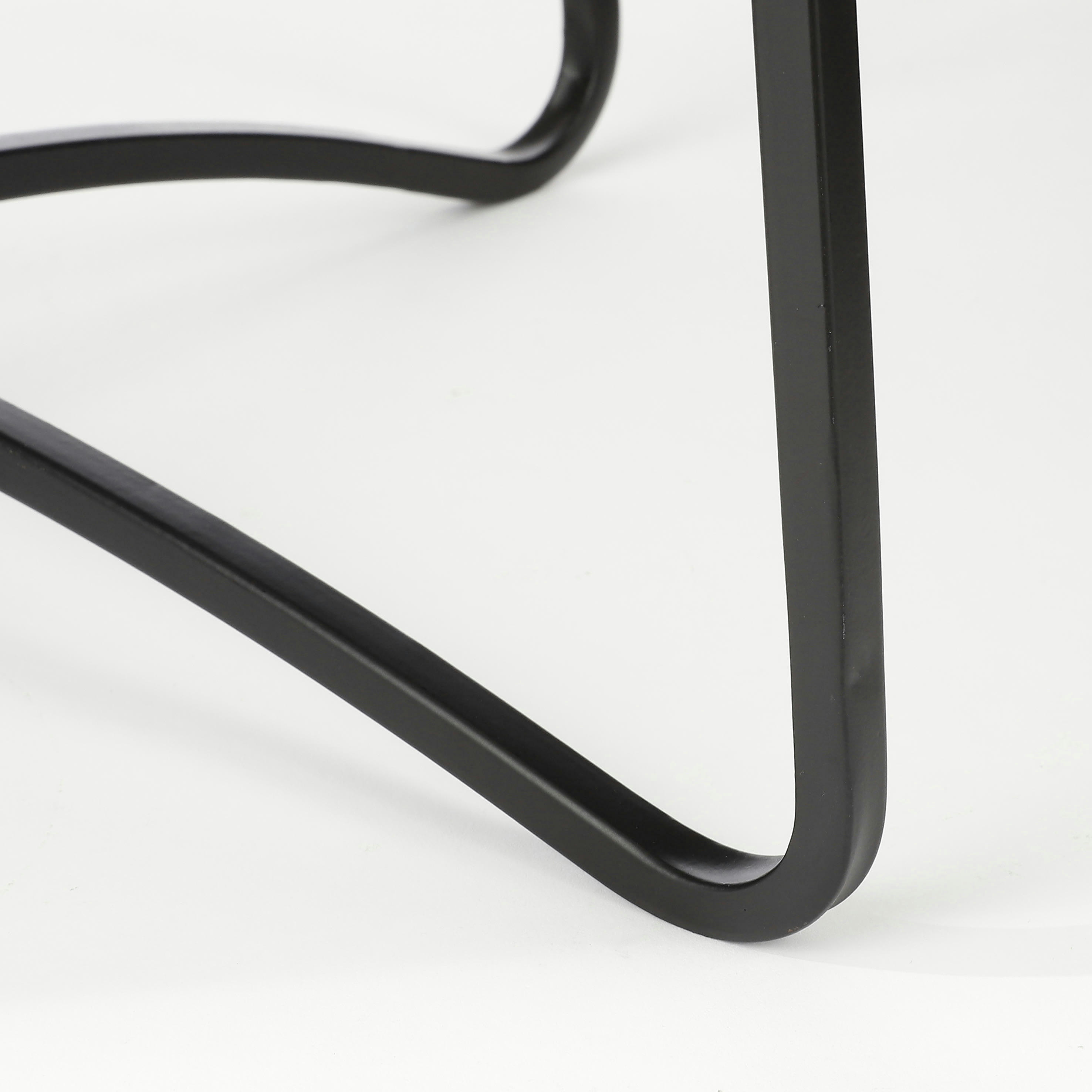 - Porte-plante en métal noir H56