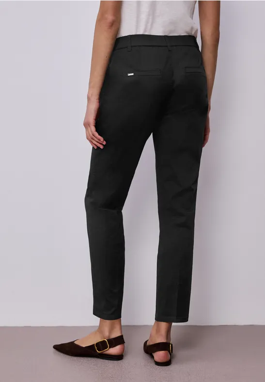 Chino im Casual Fit in softer Qualität