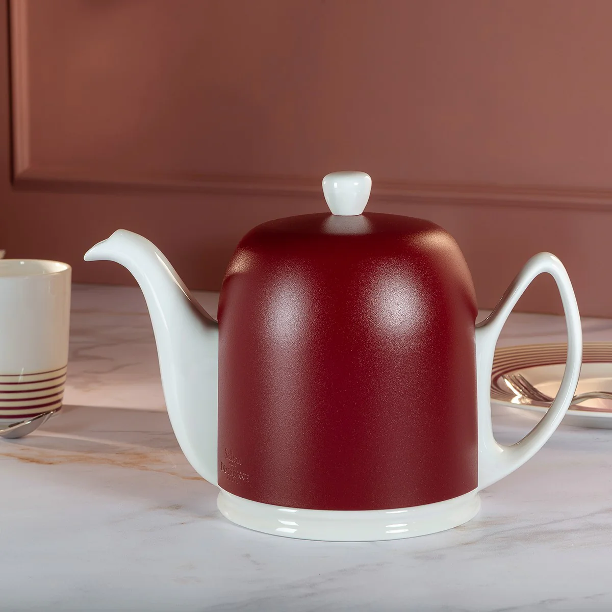 Théière 6 tasses cloche bordeaux