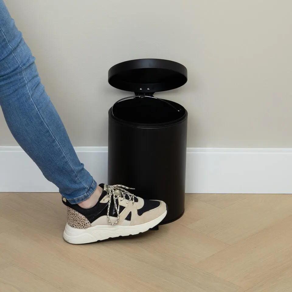 QUVIO Prullenbak 7 L - Rond - Metaal - Zwart