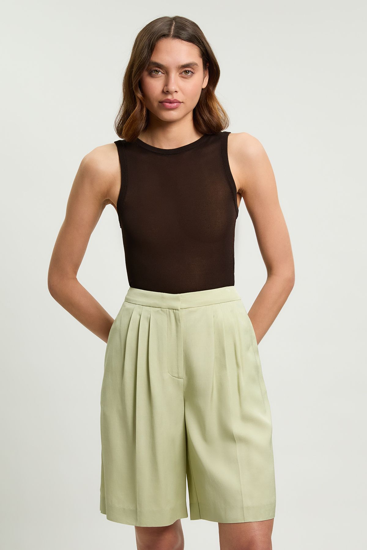 KarenMillen Polished Linen Blend Tailored Knee Short