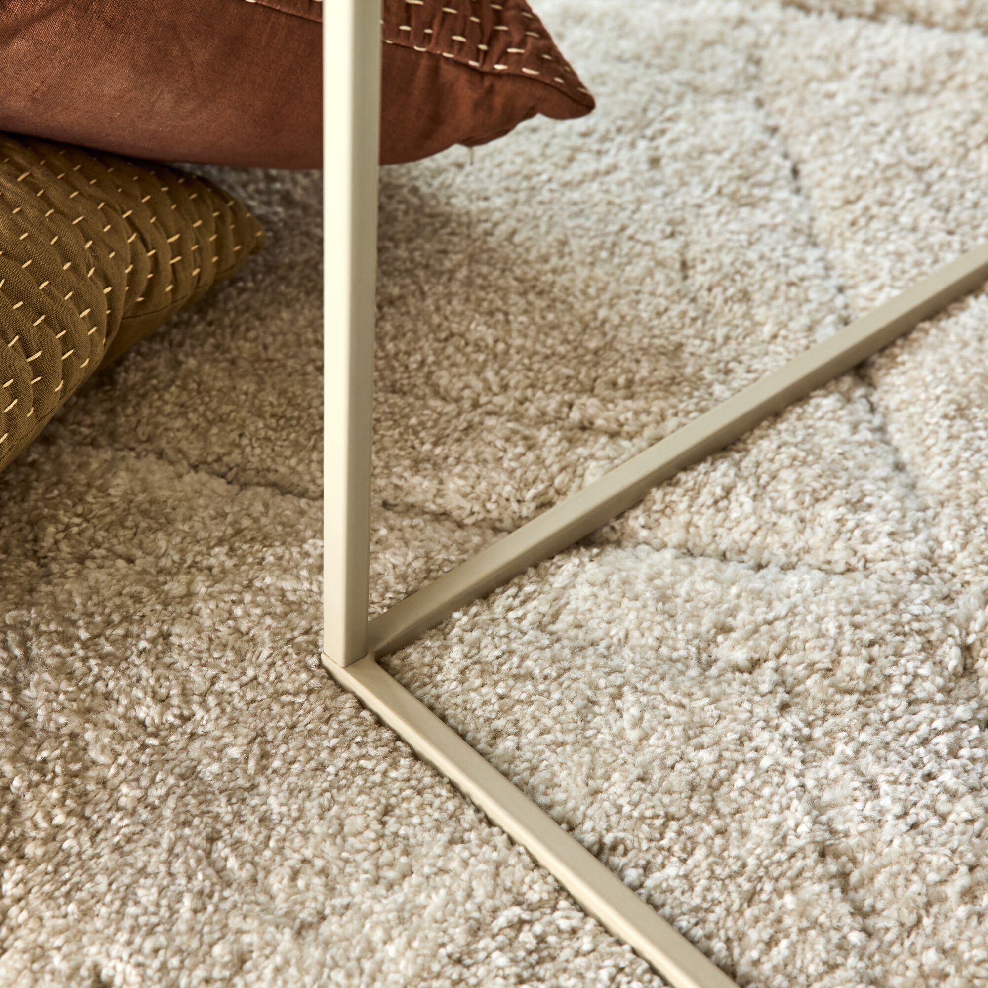 ANJO - Table basse en travertin L110cm - beige