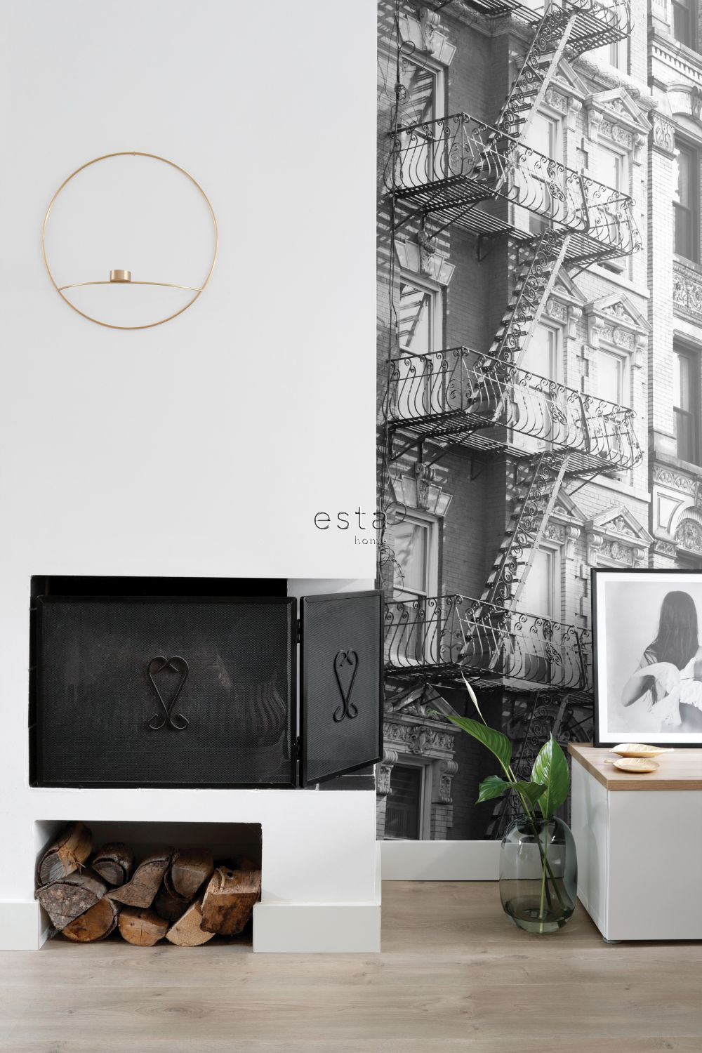 ESTAhome fotobehang brandtrap New York zwart en wit - 186 x 279 cm - 157709