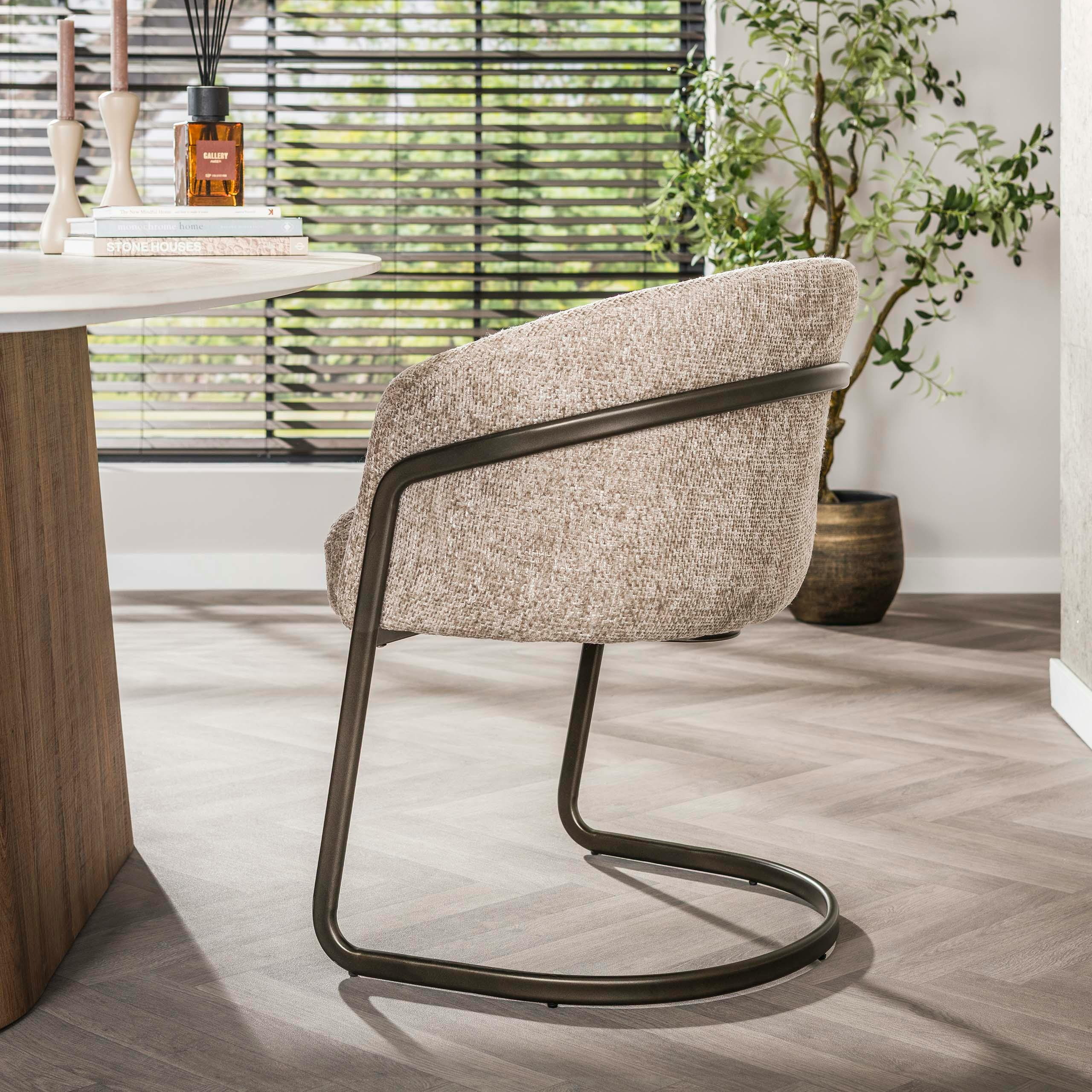 Fauteuil de table beige chenille pied luge bronze (lot de 2) ASCOLI