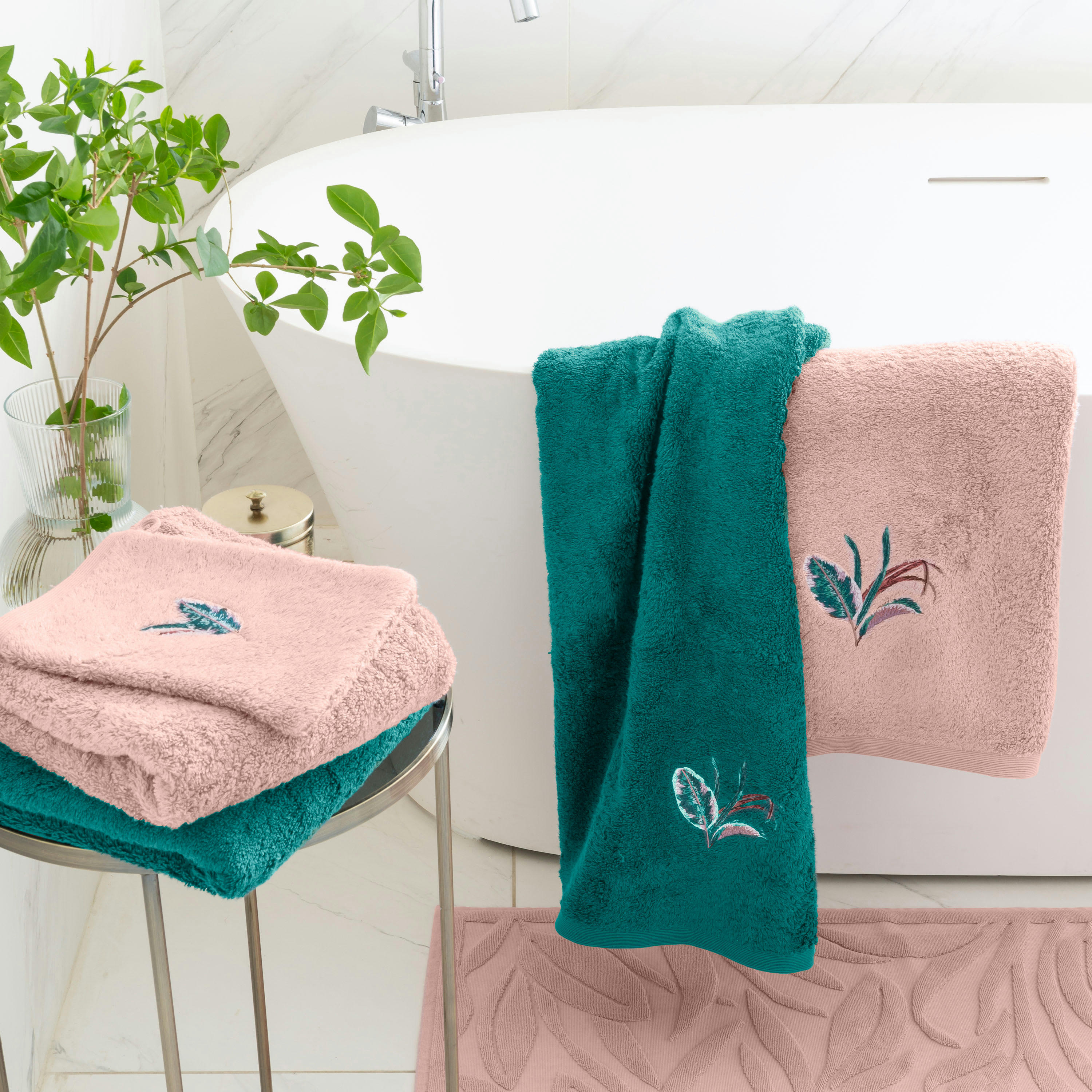 CALATHEA - Serviette de toilette coton brodé bouclette vert 50x90