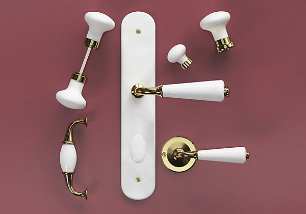 Ensemble poignée sur plaque Droit à condamnation GoodHome Porcelaine Vras blanc L.115mm x l.45mm entraxe 195mm