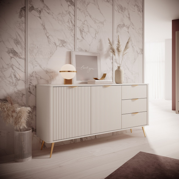 Komoda nowoczesna 2D3S LENA ryflowana w kolorze beżowym na złotych nóżkach