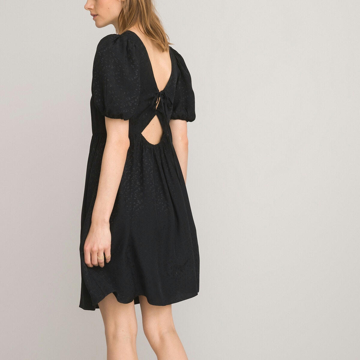 Robe courte évasée, détails dos