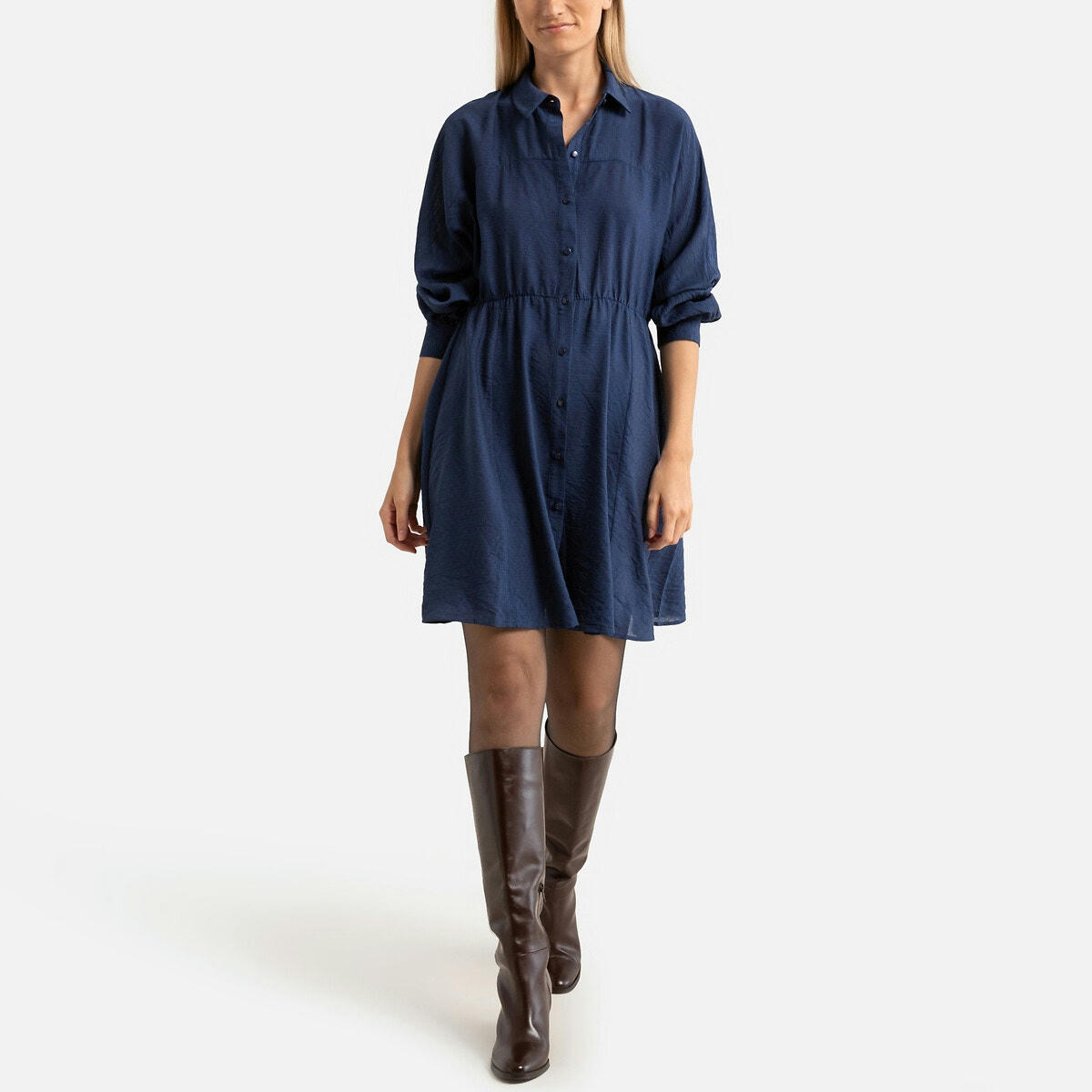 Robe courte jacquard satiné, col chemise