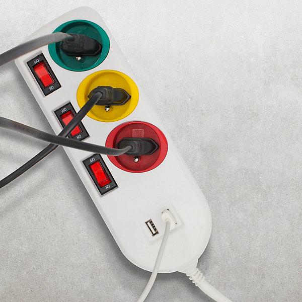FISHTEC - Multiprise Trio Color - 3 prises avec interrupteurs   2 ports USB - Câble 1,8 m - 3680W - ABS robuste