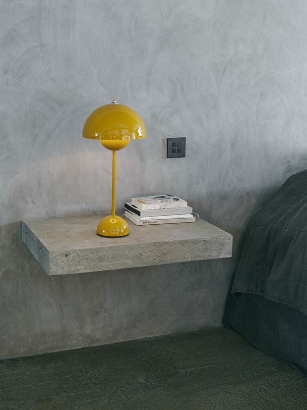 Lampe de table sans fil rechargeable flowerpot vp9 moutarde - &tradition moutarde